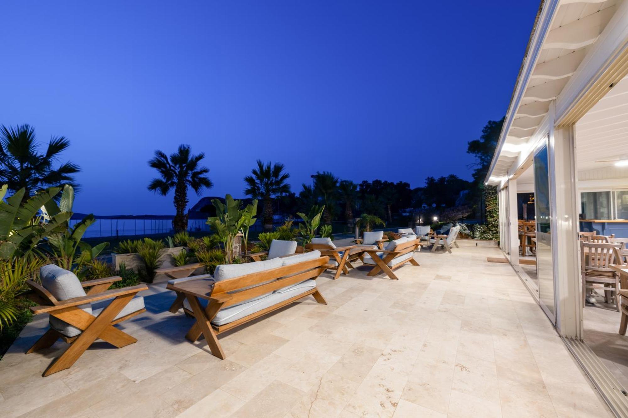 Navalia Hotel فوكا المظهر الخارجي الصورة