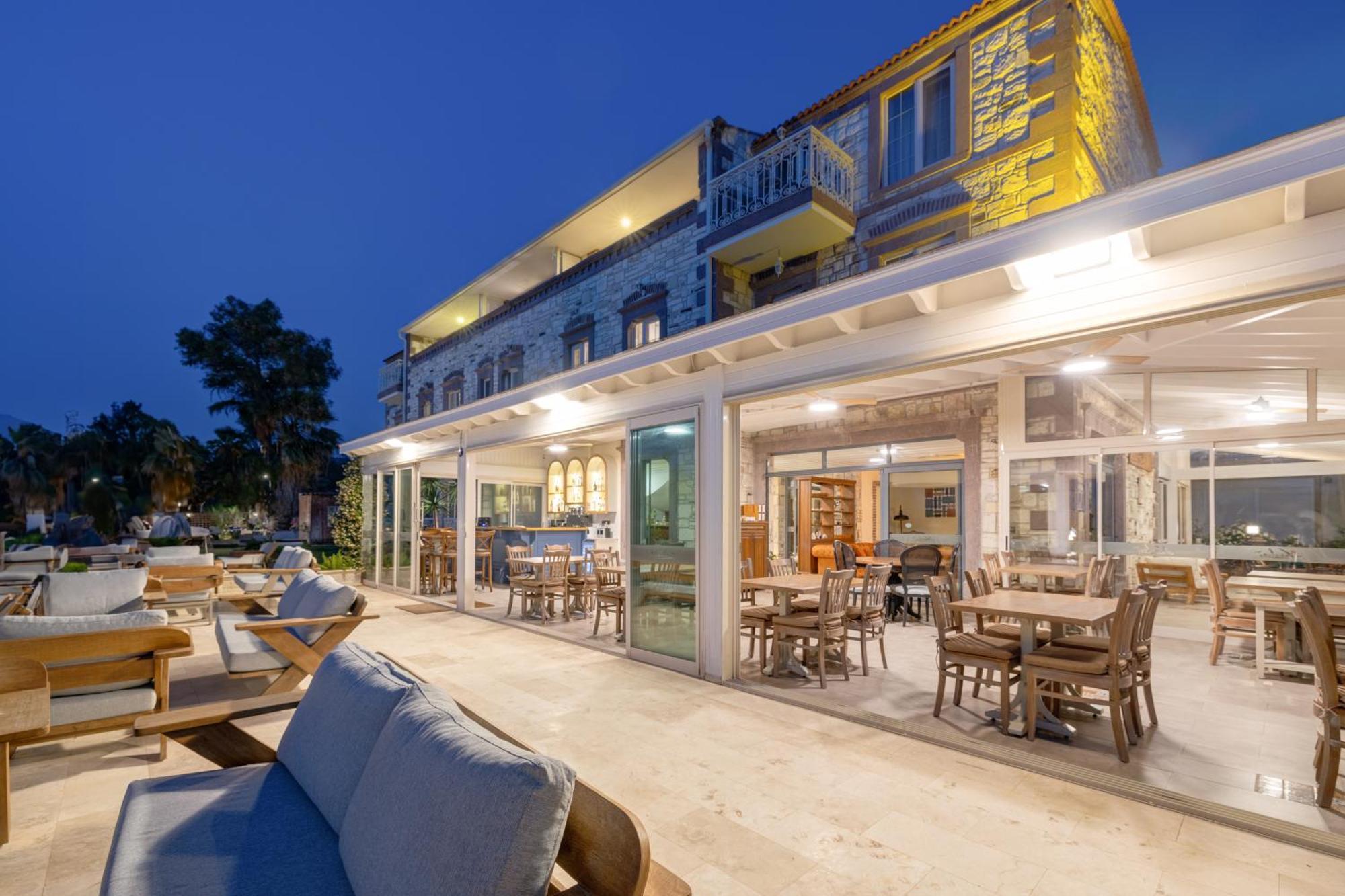 Navalia Hotel فوكا المظهر الخارجي الصورة