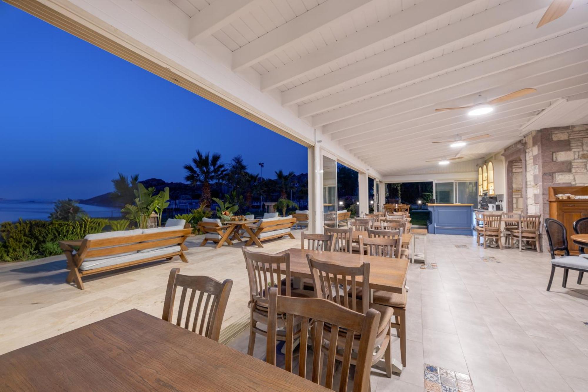 Navalia Hotel فوكا المظهر الخارجي الصورة