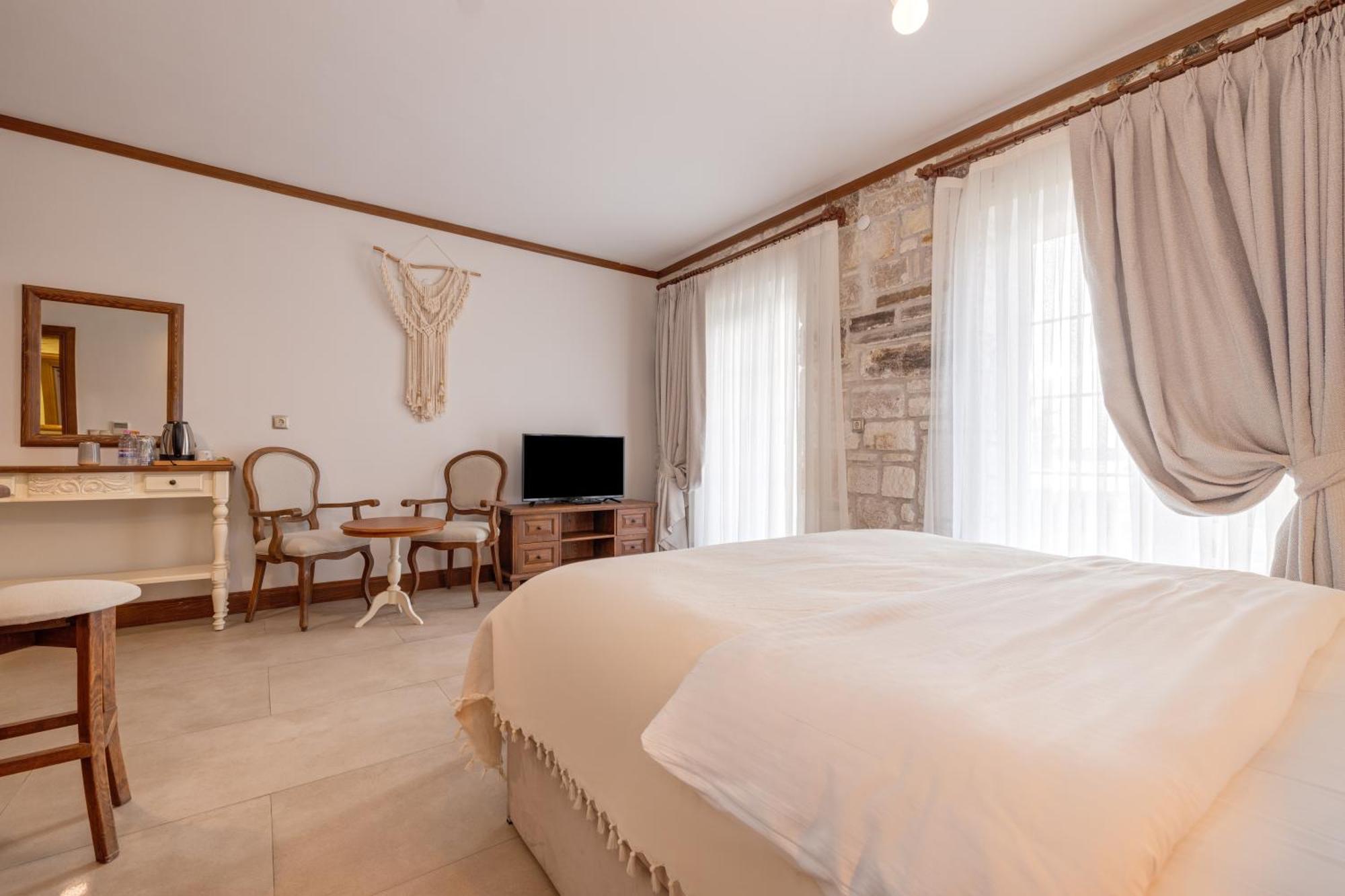 Navalia Hotel فوكا المظهر الخارجي الصورة